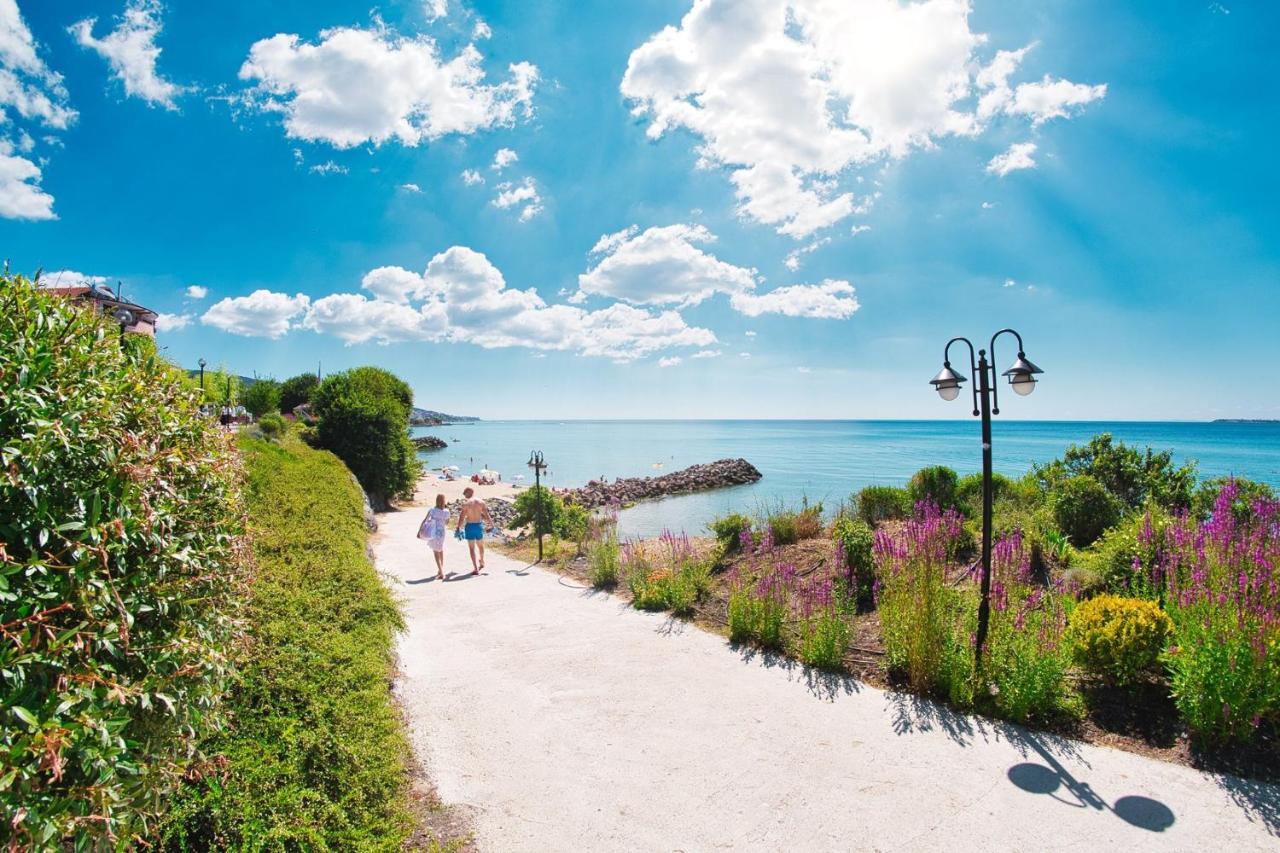 Prestige Fort Beach - Premium Apartments Sveti Vlas Bagian luar foto
